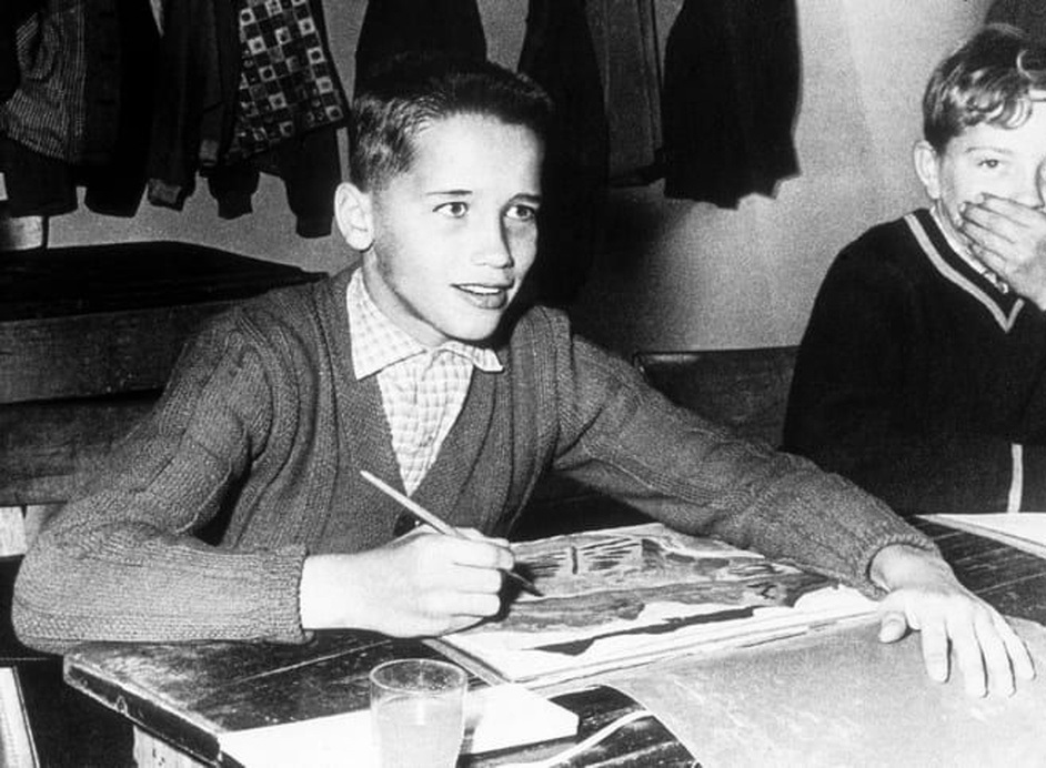 عکس/  ظاهر «آرنولدِ ۱۱ ساله در مدرسه راهنمایی»؛ سال ۱۳۳۷