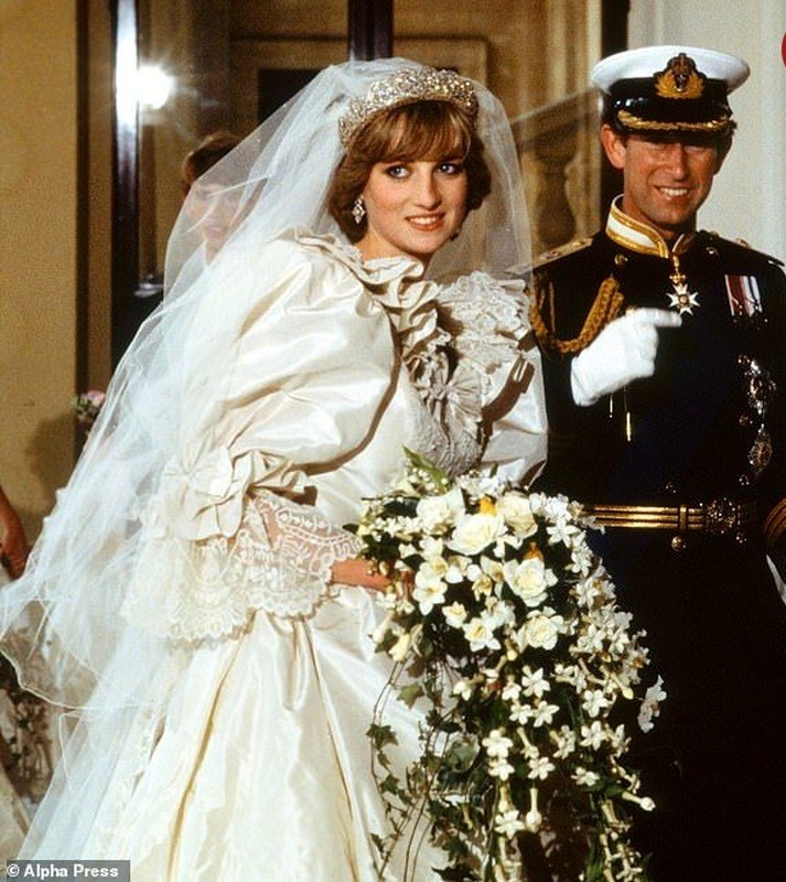 عکس/ عروسی «پرنسس دایانا» و «پرنس چارلز»؛ سال ۱۳۶۰ عکس/ عروسی «پرنسس دایانا» و «پرنس چارلز»؛ سال ۱۳۶۰