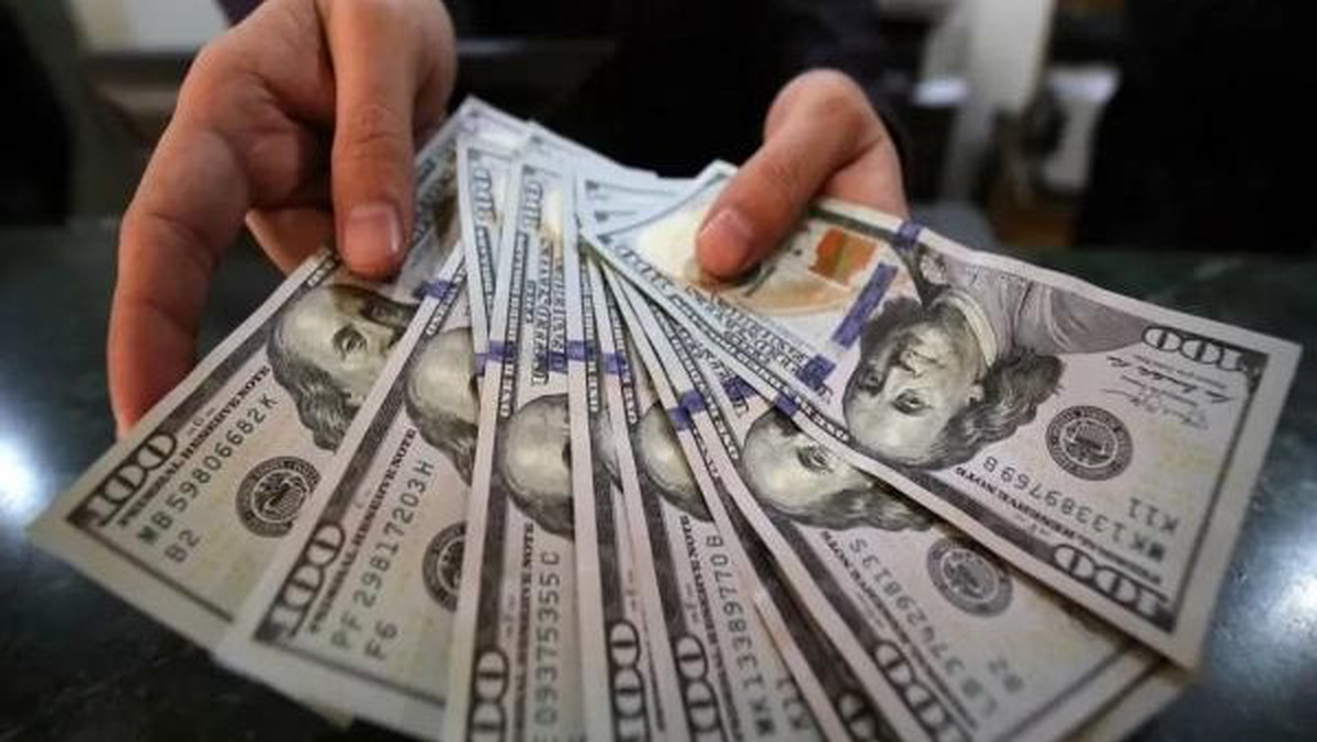 کاهش قیمت دلار، طلا و سکه