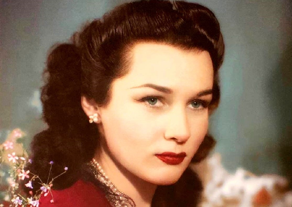 عکس/ «فوزیه و خواهرش فائزه در یک مهمانی در قاهره»؛ سال 1326