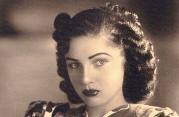 عکس/نخستین همسر شاه در میان خواهرشوهرهایش