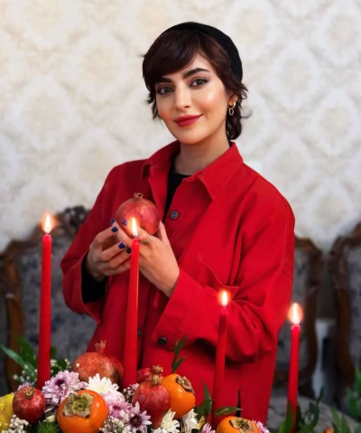 استایل مهشید جوادی بازیگر آنام برای شب یلدا مورد توجه قرار گرفت