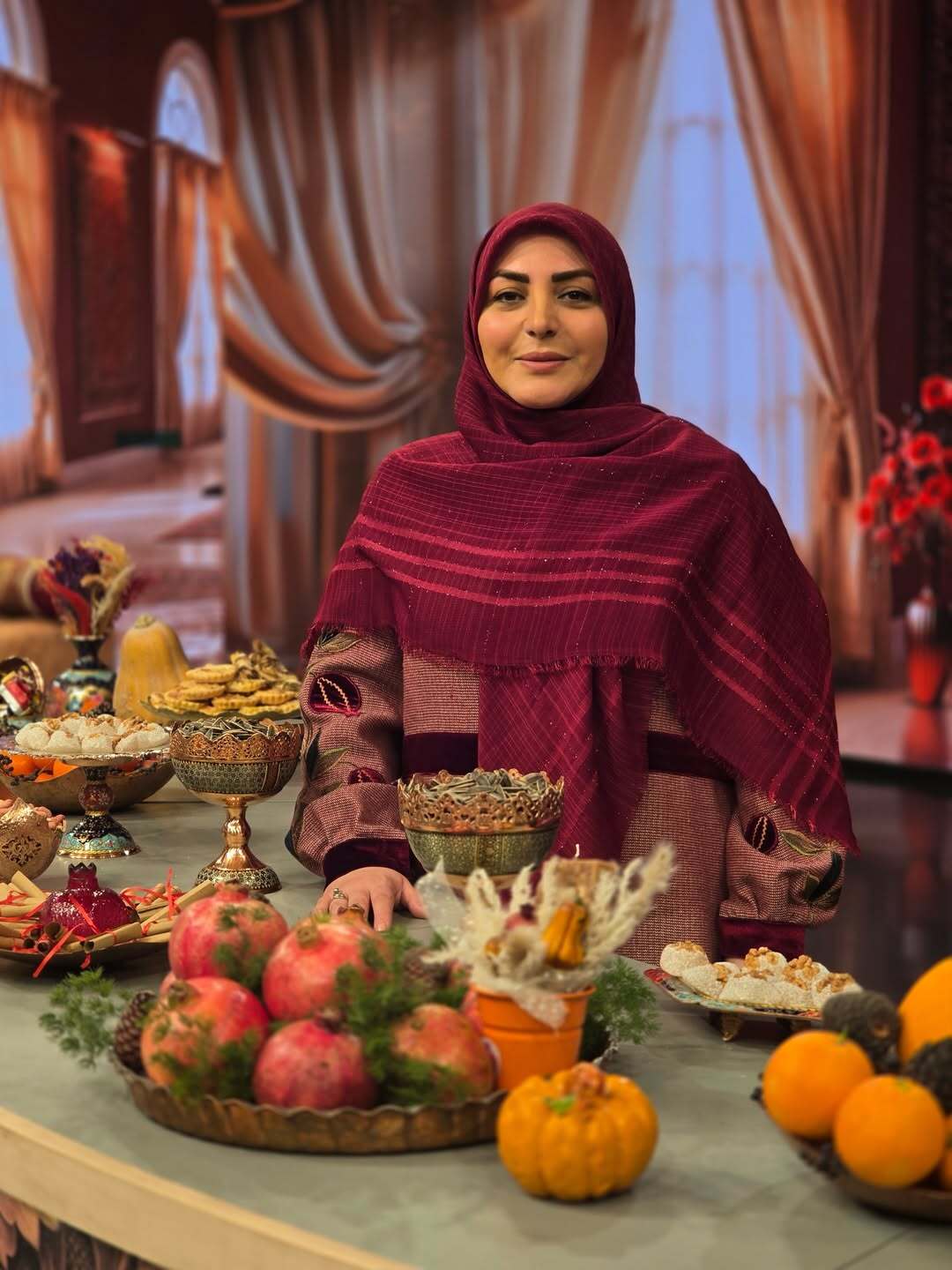 تیپ یلدایی المیرا شریفی‌مقدم در تلویزیون جلب توجه کرد