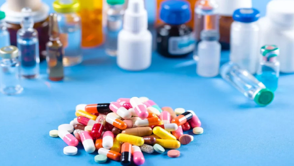 پاسخ وزیر بهداشت به افزایش قیمت و کمبود دارو