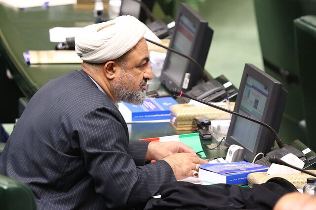 کنایه رسایی به هیات رئیسه مجلس