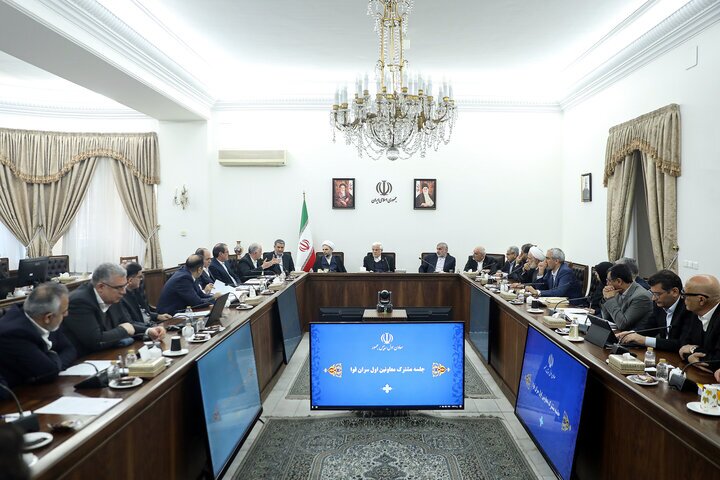 برنامه دولت برای خروج از تنگنا‌های اقتصادی از زبان عارف