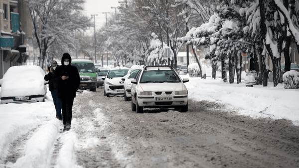 انسداد ۲۳ جاده در پی برف و باران و ریزش کوه