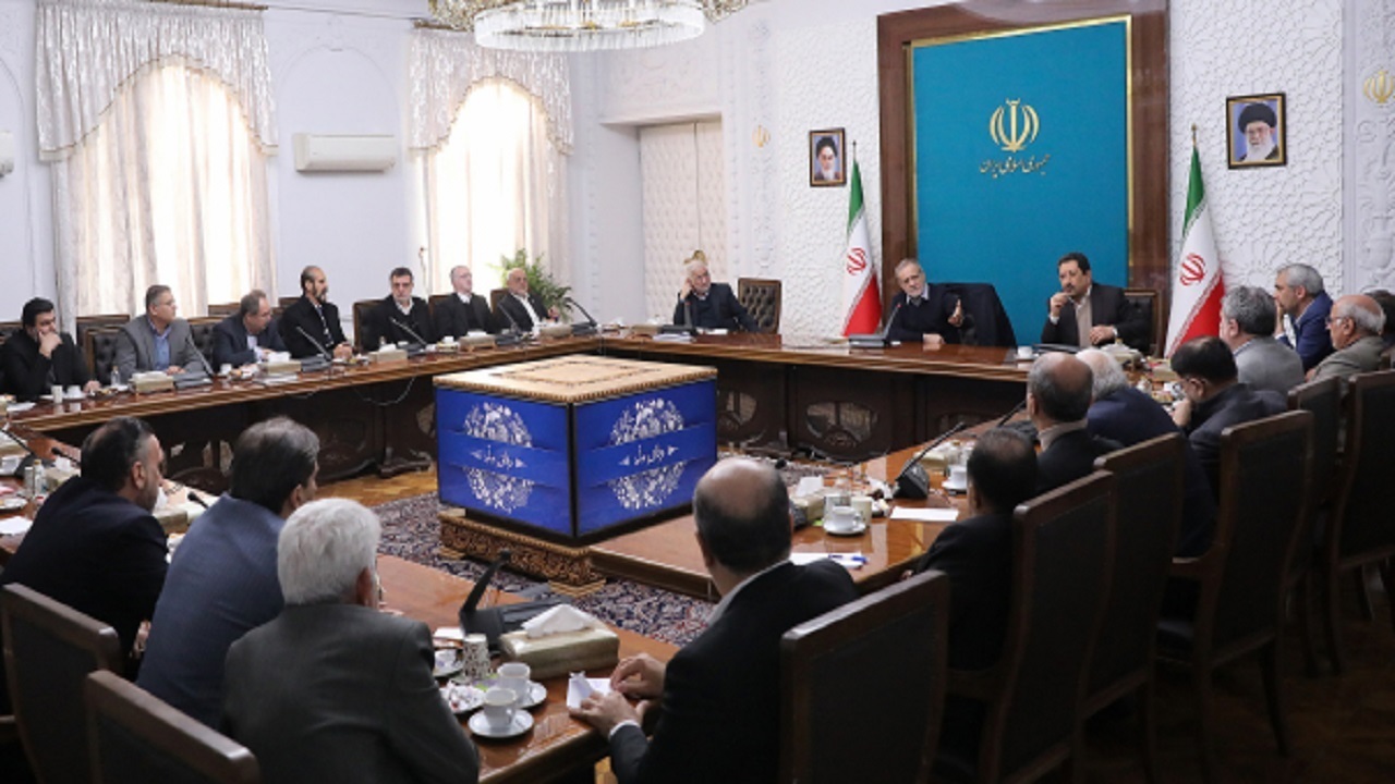 اتخاذ ۴ تصمیم دولت و مجلس برای حمایت از بازار و فعالان اقتصادی