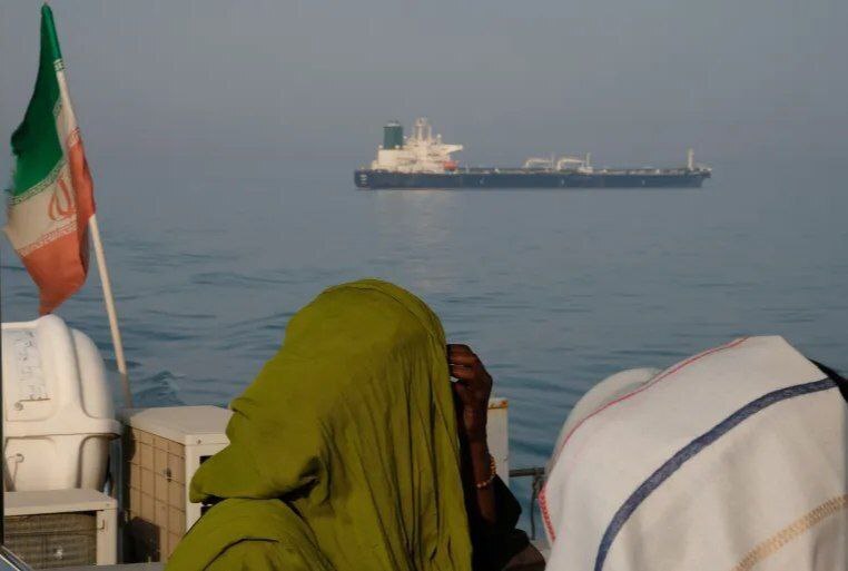 روایت الجزیره از تشدید تنش میان ایران و آمریکا در تنگه هرمز/ سرنوشت خریداران نفت چه می‌شود؟