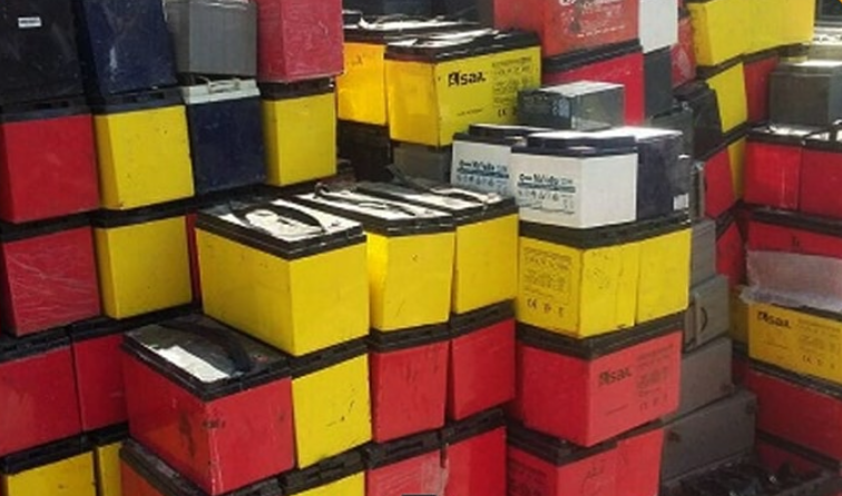 چرا بازیافت باتری UPS باید توسط مراکز تخصصی انجام شود؟