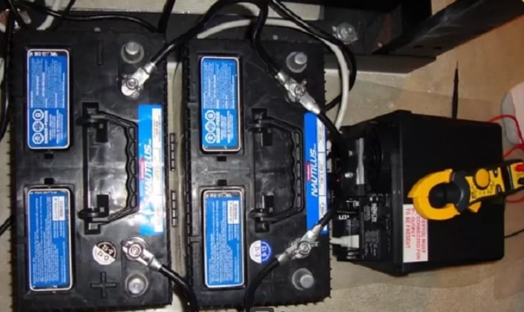 چرا بازیافت باتری UPS باید توسط مراکز تخصصی انجام شود؟