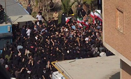 تجمعات دانشجویی در چند دانشگاه تهران | تجمع در دانشگاه‌ها به تنش کشیده شد