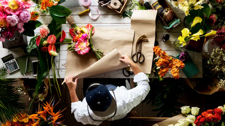 ارزش معنوی هدیه دادن گل در مناسبتها ارزش معنوی هدیه دادن گل در مناسبتها