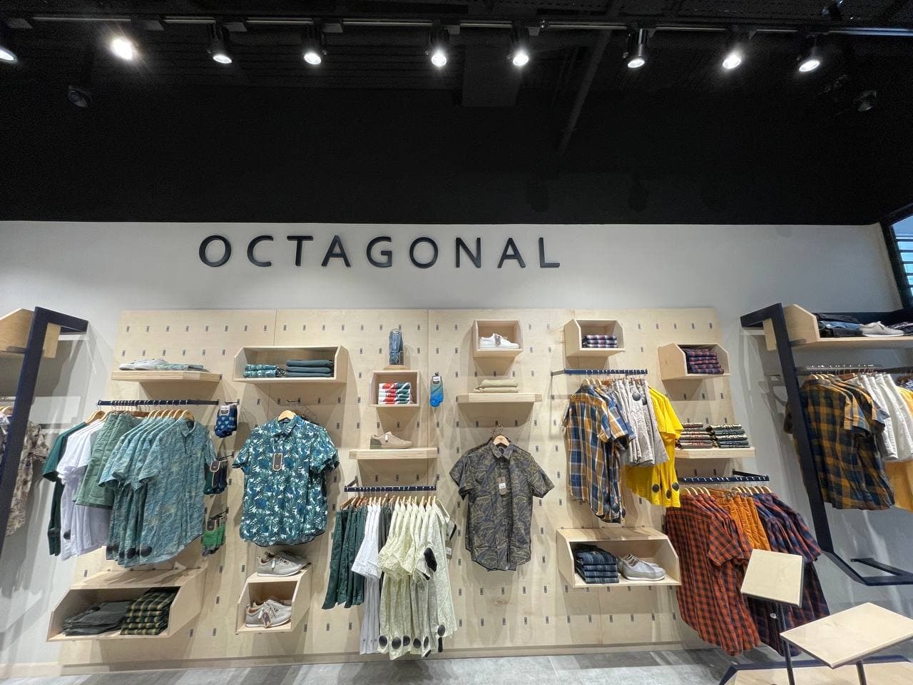 نورپردازی فروشگاه