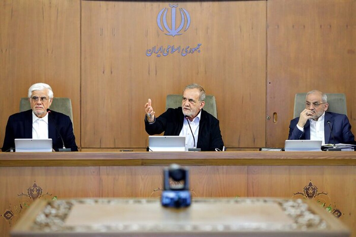 تاکید پزشکیان بر تسریع در اصلاح ساختاری، برنامه‌ای و مدیریتی اداره بنادر و گمرکات