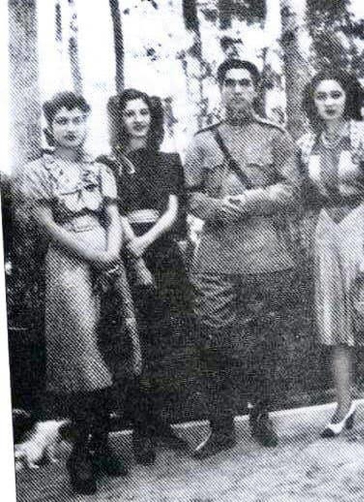 عکس/ «فوزیه فواد» در کنار شمس و اشرف پهلوی؛ سال ۱۳۱۸ عکس/ «فوزیه فواد» در کنار شمس و اشرف پهلوی؛ سال ۱۳۱۸