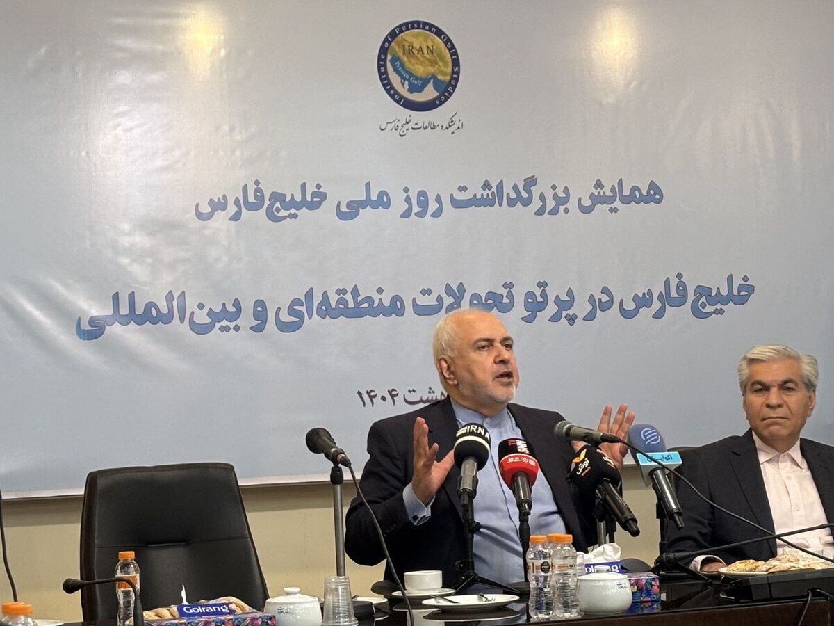 ظریف: یک وجب از آب و خاک ایران در جمهوری اسلامی از بین نرفت