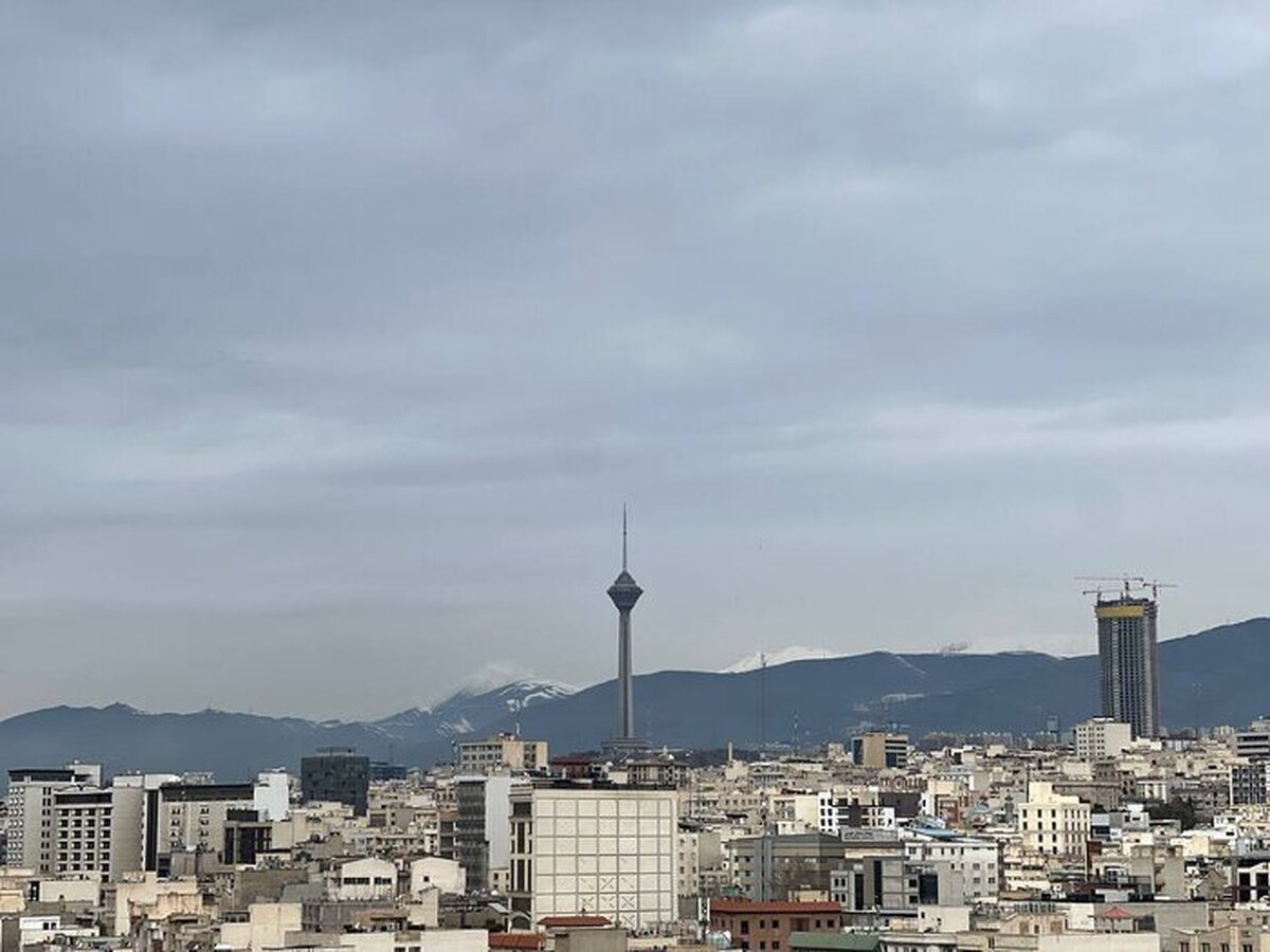 توده‌های تندری در راه تهران؛ احتمال باران و وزش باد شدید