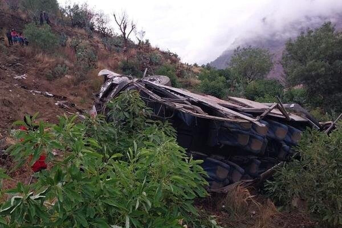 ۸ کشته در پی سقوط خودرو به دره در پاکستان
