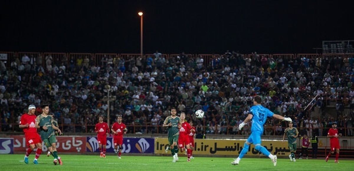 جنگ پرسپولیس با تراکتور بالا گرفت