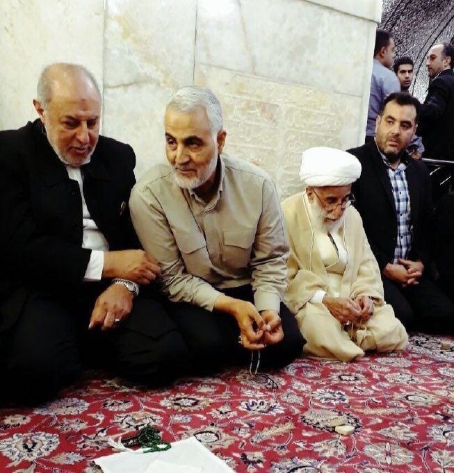 عکس/ «سردار سلیمانی در کنار آیت الله جنتی»؛ سال ۱۳۹۶ عکس/ «سردار سلیمانی در کنار آیت الله جنتی»؛ سال ۱۳۹۶