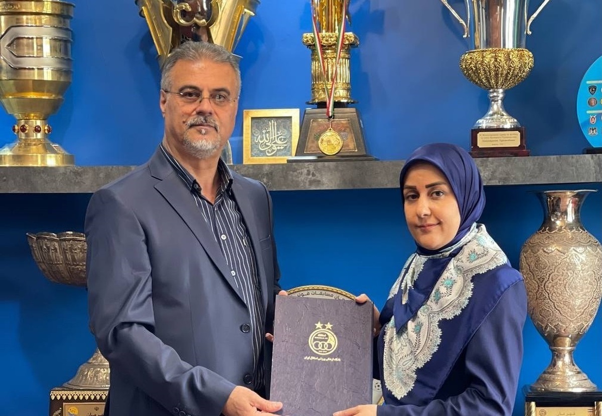 یک زن سخنگوی استقلال شد