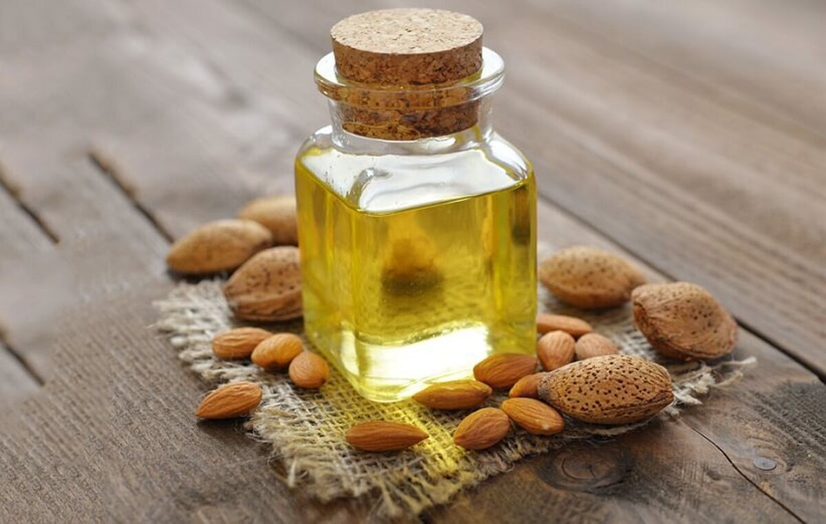 با روغن بادام پیری خود را به تعویق بندازید