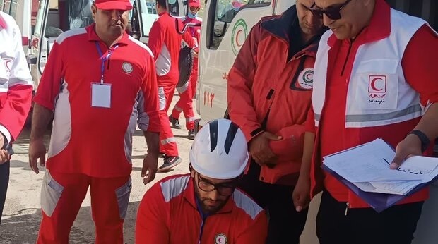 تصادف مینی بوس با وانت مزدا در جاده زنجان- قزوین با 15 مصدوم