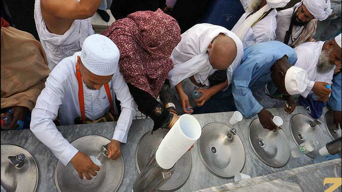 آب زمزم نیاورید