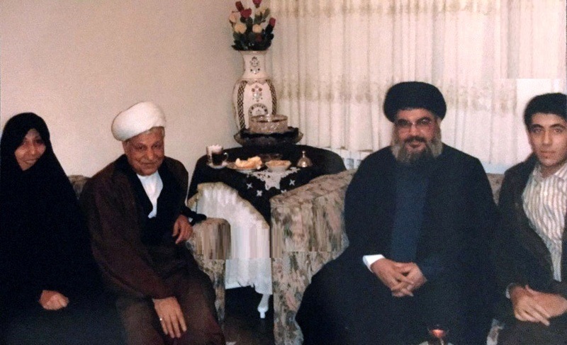 عکس/ «سید حسن نصرالله» در منزل «هاشمی رفسنجانی» عکس/ «سید حسن نصرالله» در منزل «هاشمی رفسنجانی»