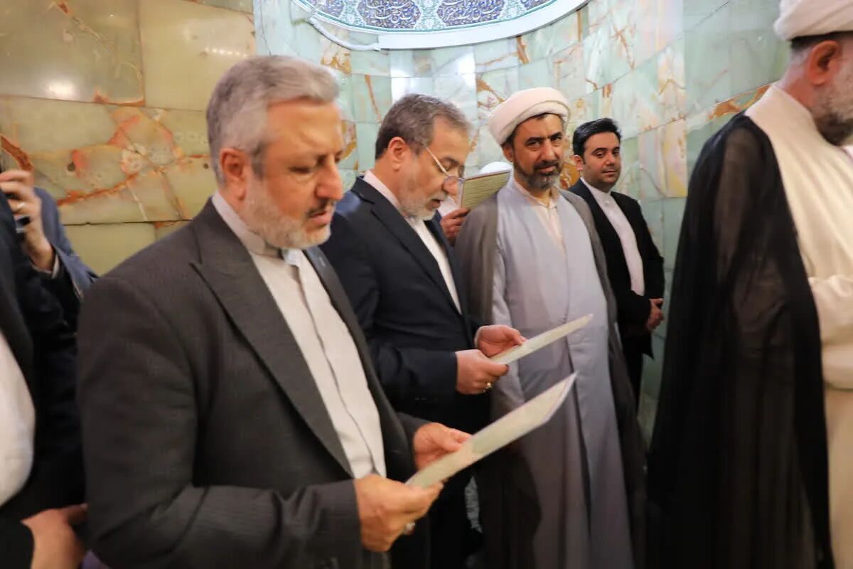 عراقچی وارد قم شد + عکس