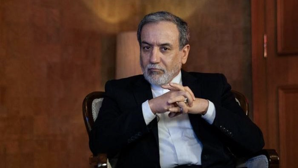 واکنش عراقچی به بازداشت اتباع ایرانی در انگلیس: می خواهند دیپلماسی را از مسیر خود منحرف و تنش را تشدید کنند