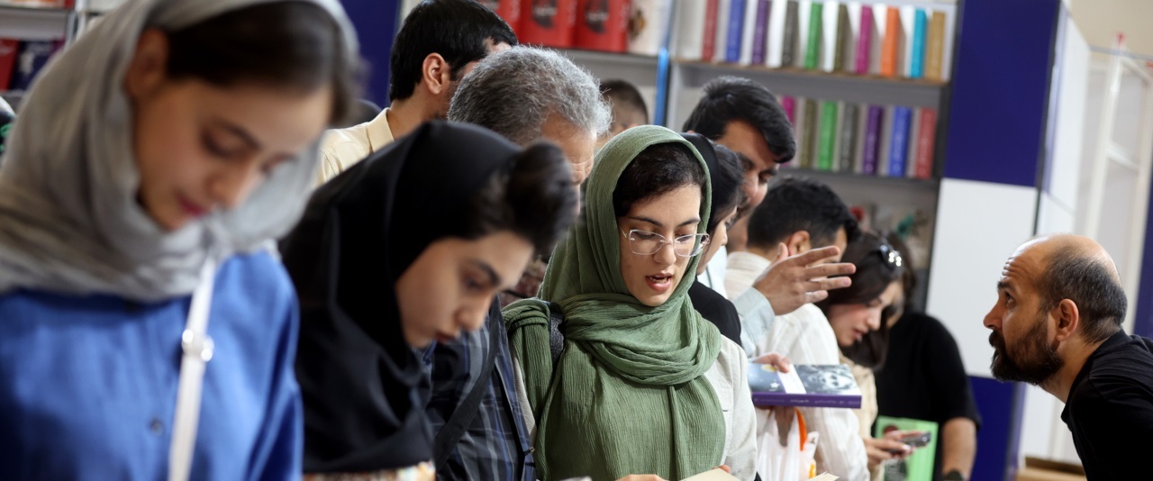 در روز دوم نمایشگاه کتاب تهران چه گذشت؟ در روز دوم نمایشگاه کتاب تهران چه گذشت؟