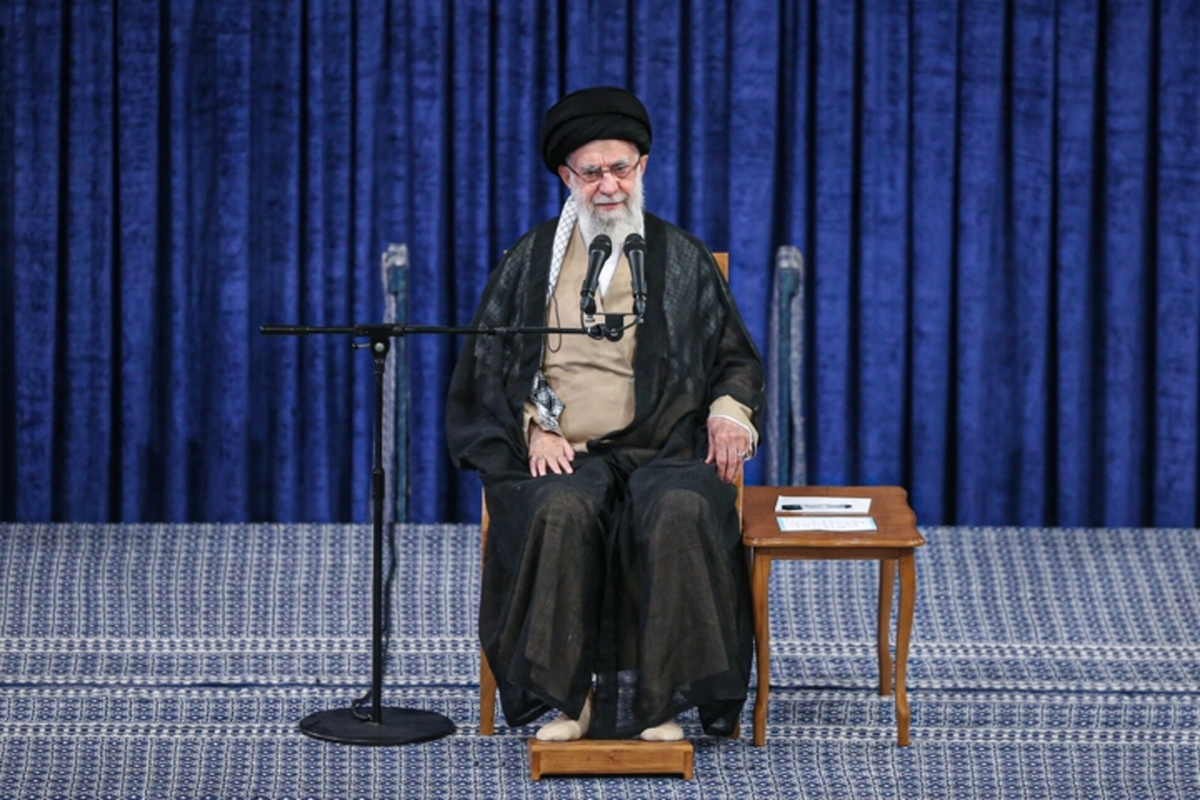 آغاز دیدار کارگران با رهبر انقلاب