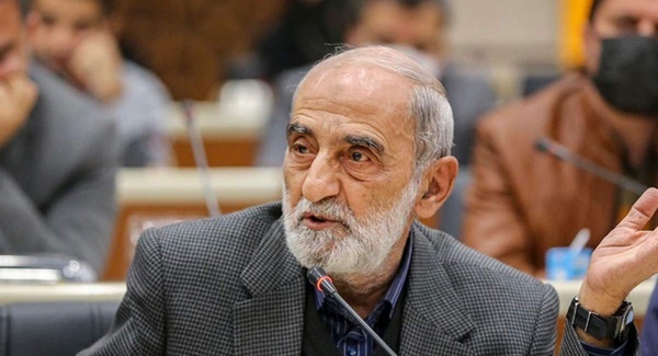 شریعتمداری: مذاکرات با آمریکا را لغو کنید تا ترامپ عذرخواهی کند