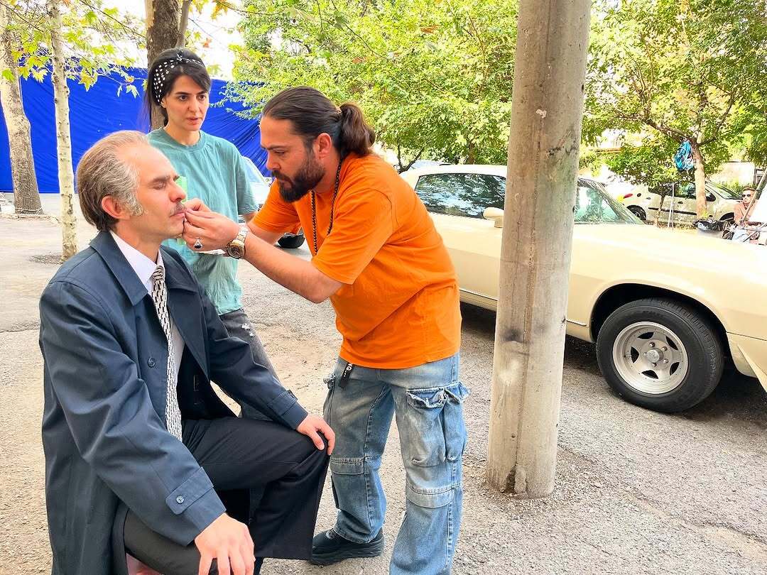 آماده‌سازی «بابک حمیدیان» در تاسیان برای یک سکانس خاص!