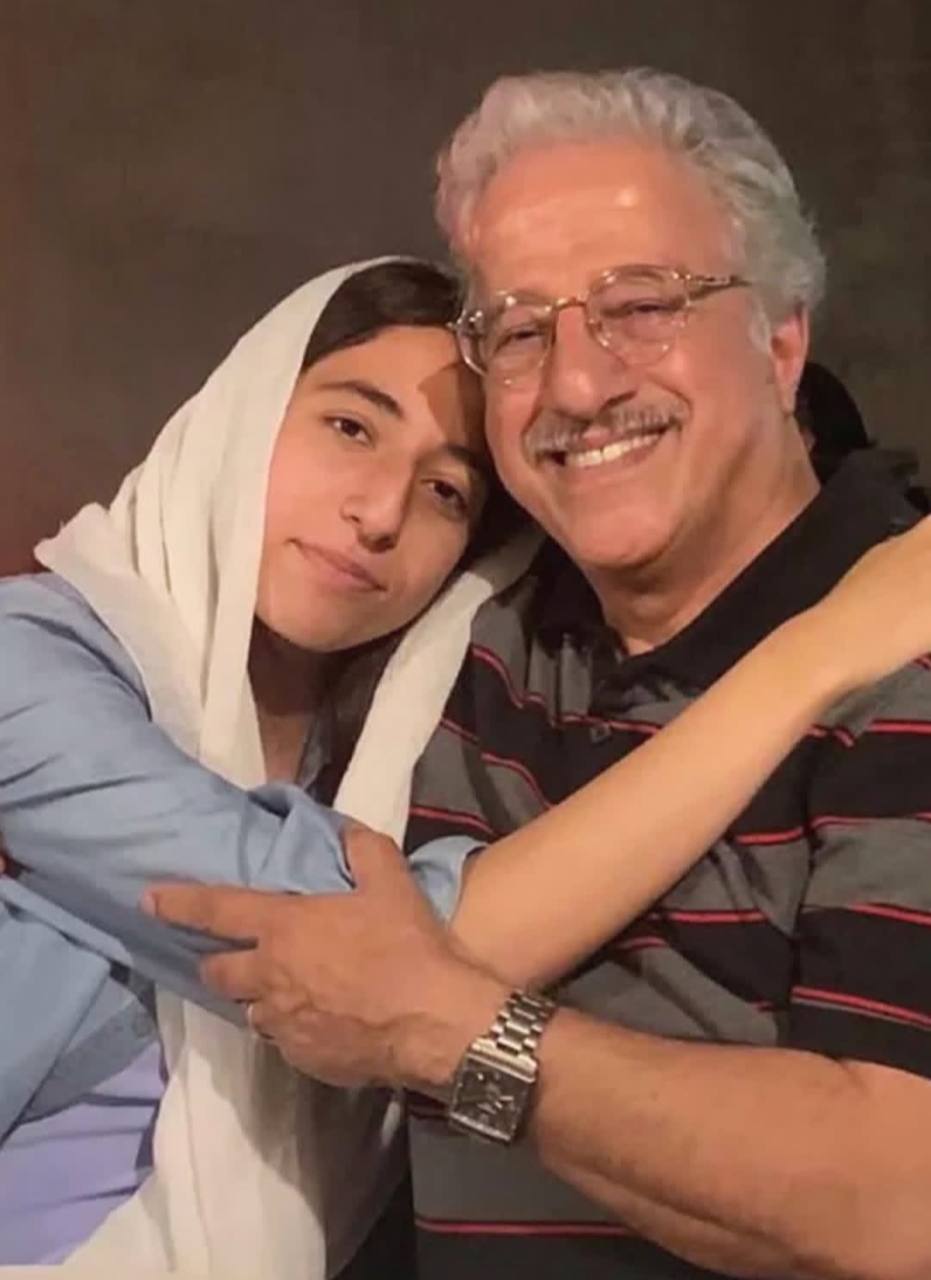 عکس/شباهت جالب علیرضا خمسه و دخترش