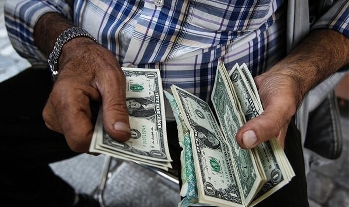 تاثیر مذاکرات ایران و آمریکا بر بازار ارز؛ قیمت دلار کاهشی شد