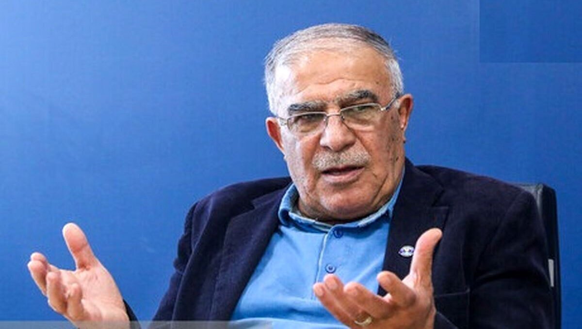 عیادت دایی از اسطوره آبی‌ها
