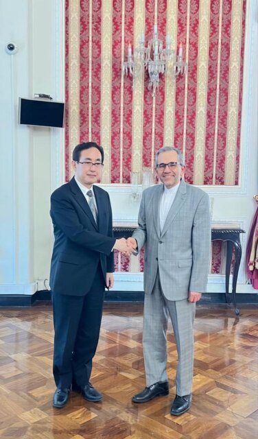 رایزنی دیپلماتهای ارشد ایران و ژاپن درباره مذاکرات تهران-واشنگتن رایزنی دیپلماتهای ارشد ایران و ژاپن درباره مذاکرات تهران-واشنگتن