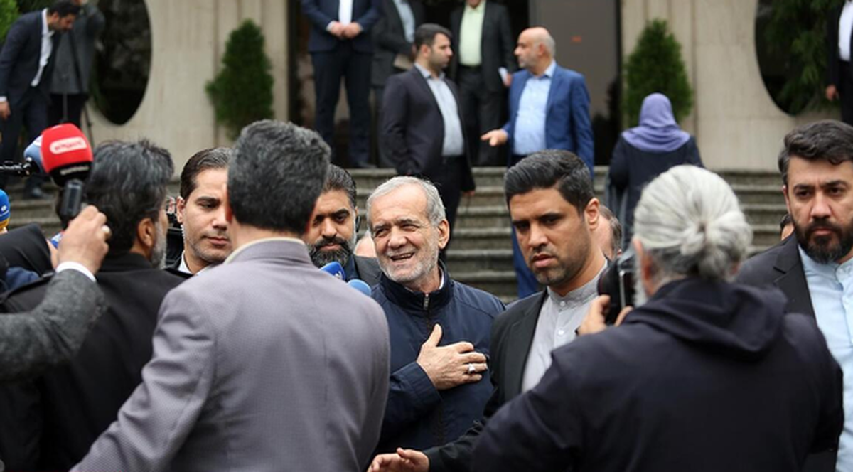 از واکنش به اظهارات ترامپ تا وعده تثبیت قیمت بنزین؛ وزرای دولت امروز چه گفتند؟