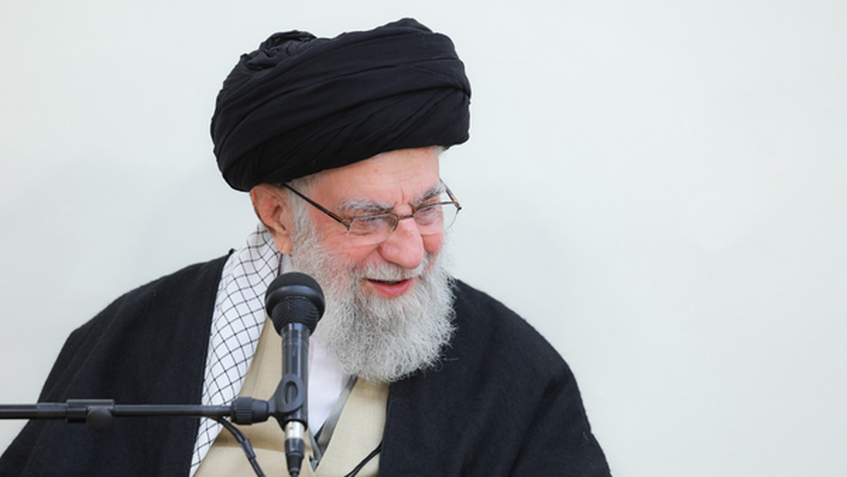 روایتی از دیدار دست‌اندرکاران کنگره شهدای امدادگر با رهبر انقلاب