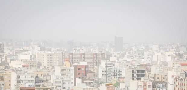 طوفان و گرد و خاک کم سابقه قم را درنوردید