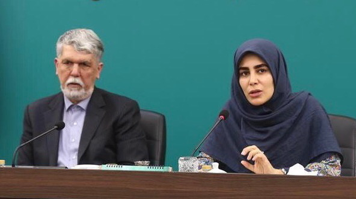 وزیر ارشاد به صحن مجلس می‌رود