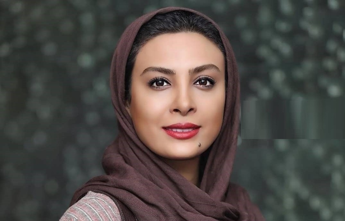 عکس/عاشقانه‌های بازیگر به کجا چنین شتابان و همسرش روی صحنه