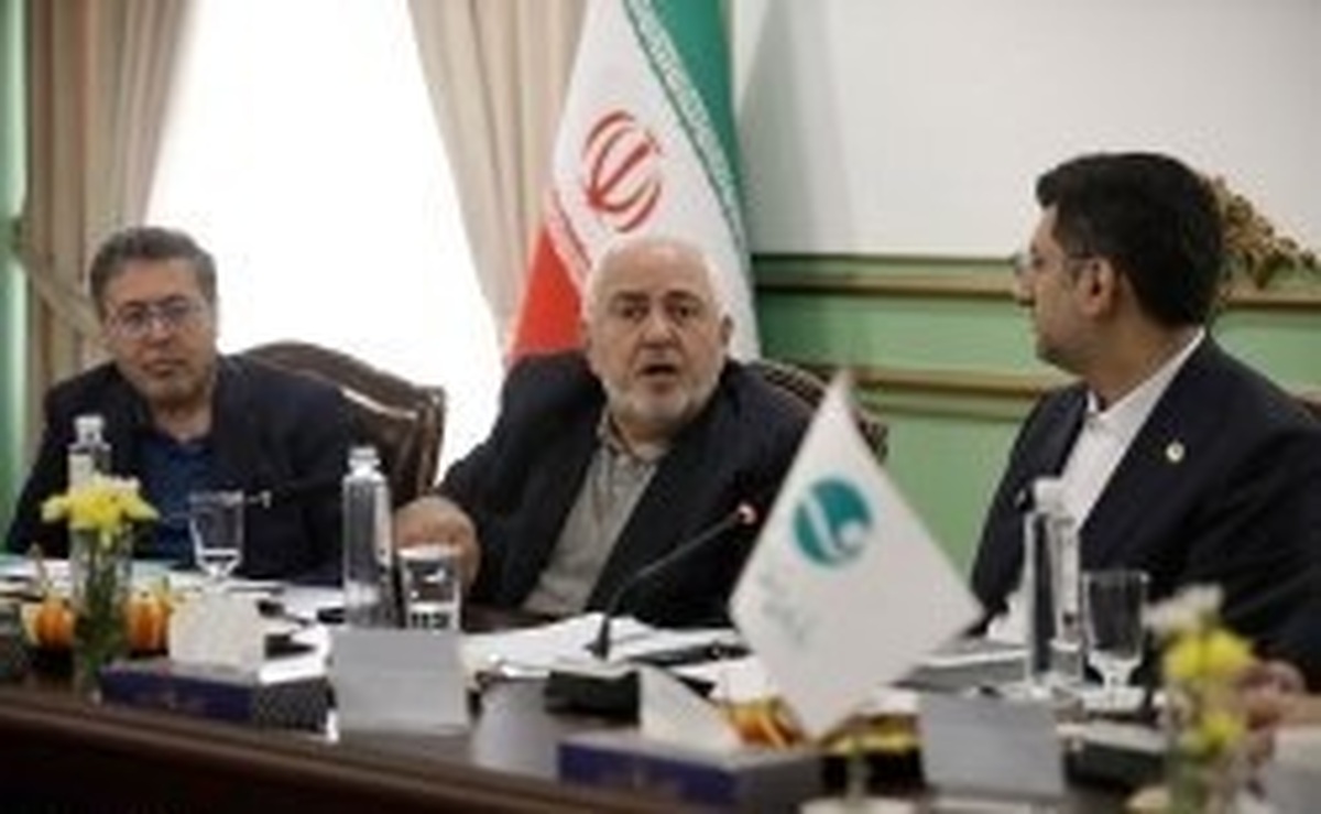 ظریف در کیش: این جزیره می‌تواند محور دیپلماسی منطقه باشد