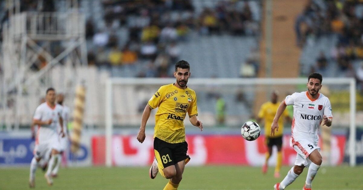هافبک سپاهان، پرسپولیس را فالو کرد!