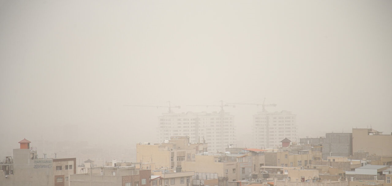 وزش باد شدید و افزایش گرد و غبار در تهران