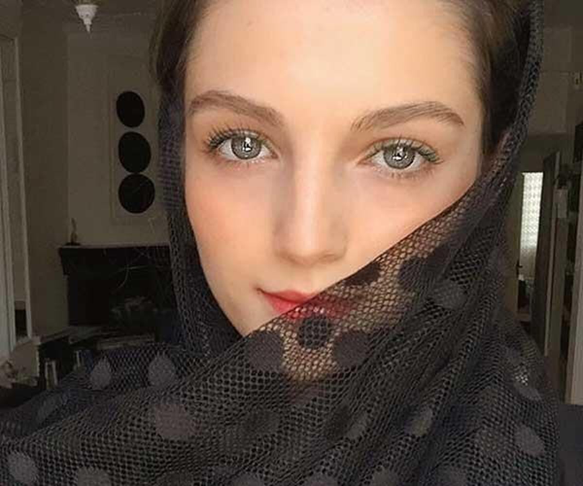 عکس/شب‌نشینی ۲ ستاره تاسیان در یک کافه دنج