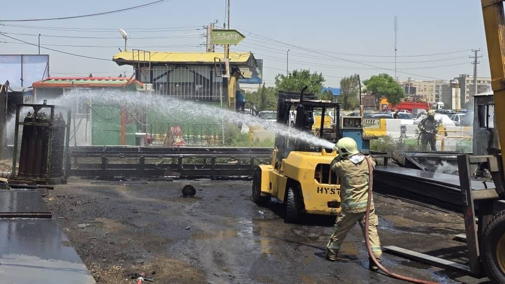 آتش سوزی در بازار آهن تهران